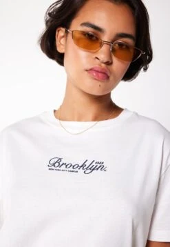 Elin Brooklyn - T-Shirt Print - Off White -America Today 29c9494d5c494cb29dc49ceeca54a481