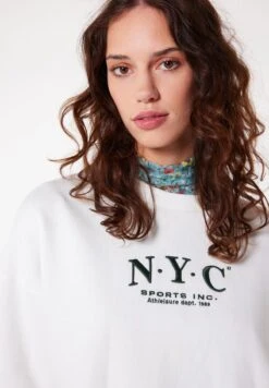 Sari - Sweater - Off White 9 Sari - Sweater - Off White -America Today 3376e1eb3c314334952421a6b59d460e