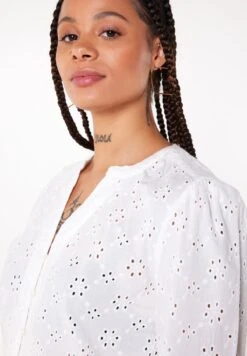 Bodi - Blouse - Off White 9 Bodi - Blouse - Off White -America Today 461986fc7c6248c08b379e1941548bc0