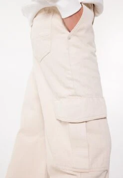 Kansas - Relaxed Fit Jeans - Off White -America Today 64946c0651f842a6bcfdf8c681850374