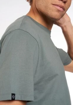 Eric - T-Shirt Print - Cascade -America Today 9c083fc179f74717bb02c576fa2f4f1a