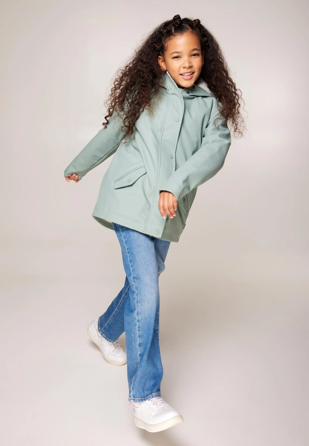 Janice Teddy Jr - Regenjas - Sage 1 Janice Teddy Jr - Regenjas - Sage