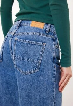 Olivia - Flared Jeans - Lightning Indigo 9 Olivia - Flared Jeans - Lightning Indigo -America Today ae23aac91a7f4044a47c0aabce955b83