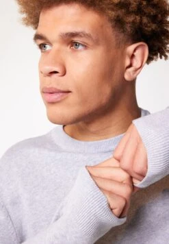 Trui Keith - Trui - Light Grey Melange 9 Trui Keith - Trui - Light Grey Melange -America Today bb7253bfd02248498d177dec9431204d