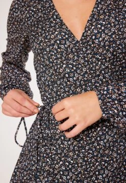 Jurk Dove - Jurk - Orange Blue -America Today e1fe4517fa3f4afab95f0ecfb5cc3e4a