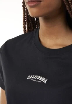 Essie - T-Shirt Print - Washed Black 9 Essie - T-Shirt Print - Washed Black -America Today e8d2b6433bd946849b0ec497a827f7da