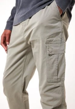 Pharrell - Cargobroek - Soft Green 9 Pharrell - Cargobroek - Soft Green -America Today eae19ccf7b2841839f51ccac5d55d973